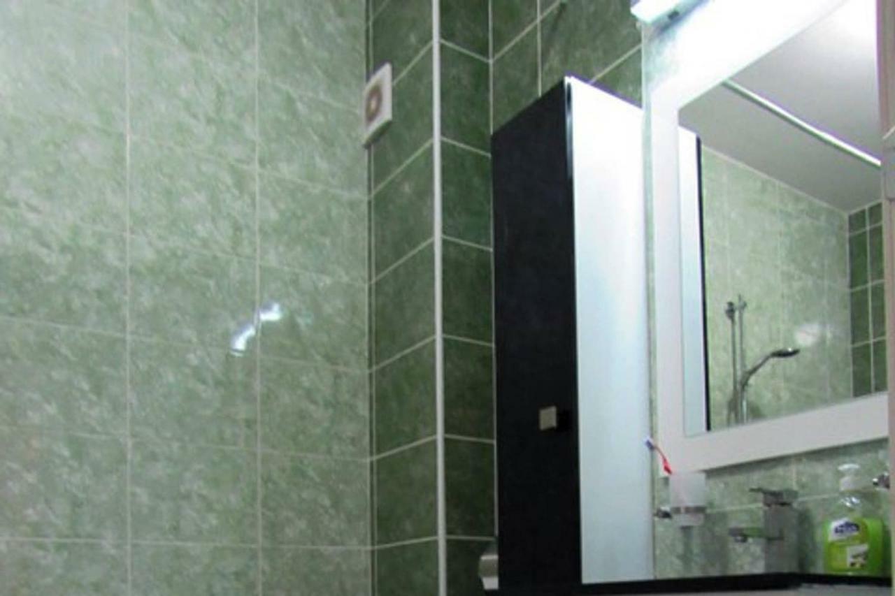 65 Square Meters Designer Apartment In Heart Of City - River View ! Park For Free Ниш Экстерьер фото