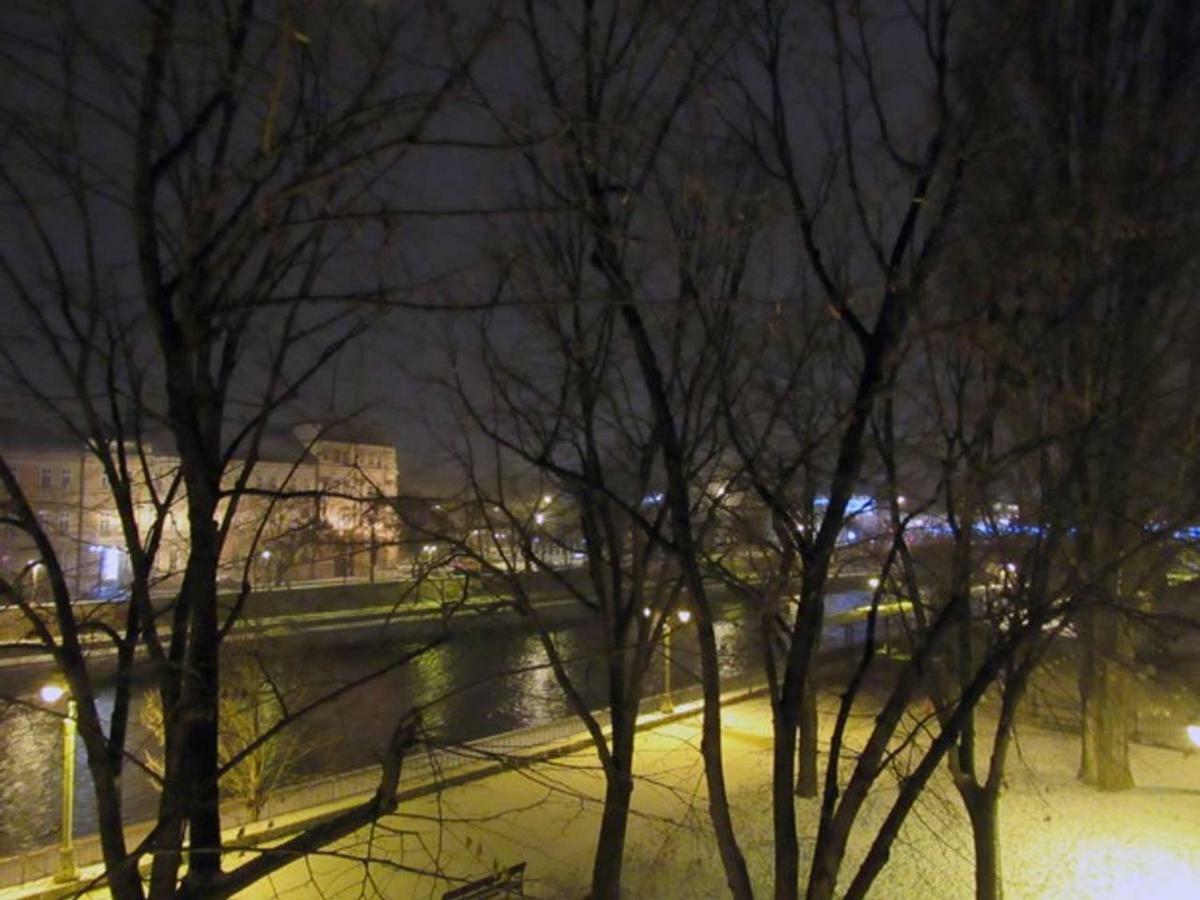 65 Square Meters Designer Apartment In Heart Of City - River View ! Park For Free Ниш Экстерьер фото